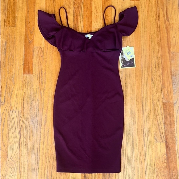 Dresses & Skirts - Elegant Burgundy Ruffle Dress